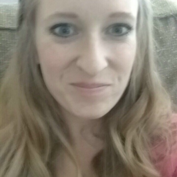 Meet your Posher, Kaitlynn - Picture 5 of 7